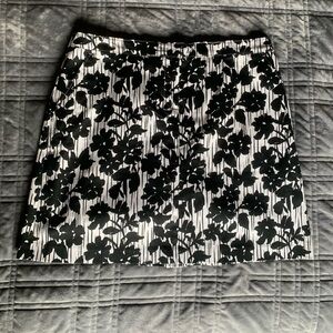 Izod black/white floral golf skort - 8